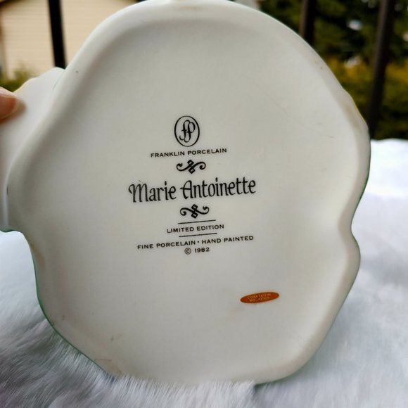 Marie Antoinette Miniature - Picture 2 of 2